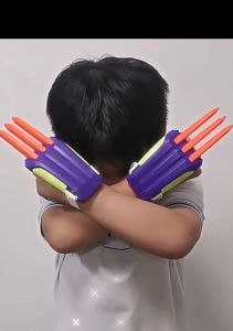 Aikoky Wolverine Claw Toy Creative Retractable Toy Carrot X-Men Cosplay Prop Sensory Toys
