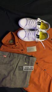 Kemeja Polos Pria Lengan Panjang Merah Bata Teracotta Slimfit Casual Hem Panjang Formal