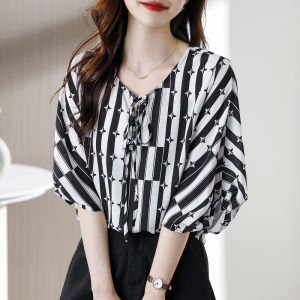 Yige v-cổ ren lên áo in hình 2023 mùa hè mới Hàn Quốc Áo sơ mi thanh lịch thiết kế với tay ngắn và đẹp áo cánh vải voan