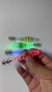 1 Đèn LED Phát Sáng Câu Mực Dưới Nước Mồi Câu Bạch Tuộc Mực - Dụng Cụ Câu Cá Cầm Tay Kẹp Cá Tiện Lợi