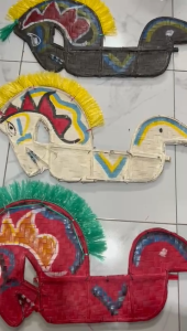 MAINAN ANAK TRADISIONAL KUDA LUMPING TANGGUNG uk 65x33 JARAN KEPANG ANAK TANGGUNG dengan Warna Cerah dan Desain Unik