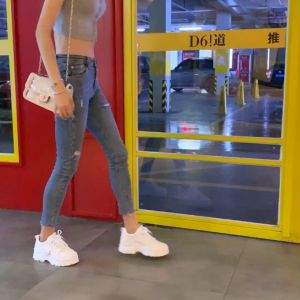 Sepatu Wanita Sneakers Terbaru Kekinian 2023