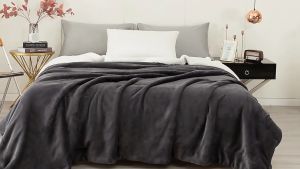 Coral Fleece Blanket Super Soft Quilt Blanket Selimut Baldu Gebu Flannel Solid Blanket超暖被单被子毯子毛毯