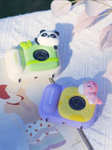 Máy ảnh mini cho bé chụp ảnh quay video có nhạc và tripod giúp bé sáng tạo ghi lại khoảnh khắc tuổi thơ