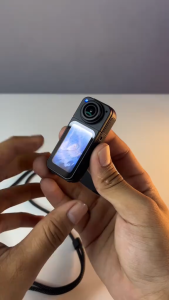 SelectedPro Action Camera Mini WiFi 2.7K UHD Kamera Roadcam Ringkas Magnetik Lensa Tambah Fleksibel 180° Ideal untuk Konten Kreatif dan Olahraga ACTION-ROAD