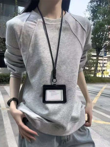 เสื้อสเวตเตอร์คอกลมแขนยาวทรงหลวมสำหรับผู้ชาย ทรงหลวม สไตล์ลำลอง ทรงเข้ารูป ทรงเข้ารูป เสื้อเชิ้ตด้านใน