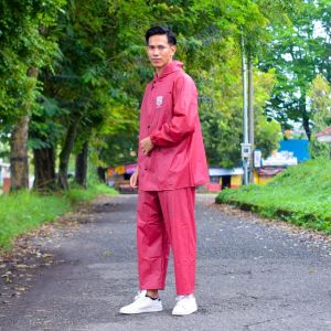 JAS HUJAN [SETELAN] RAINCOAT GRAVITY Mantel SETELAN Pria dan Wanita Tebal Anti Rembes Bahan PVC 0.25 Karet lentur Anti Sobek