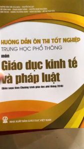 Sách - Hướng dẫn ôn thi tốt nghiệp Trung học phổ thông (Biên soạn theo Chương trình GDPT 2018)