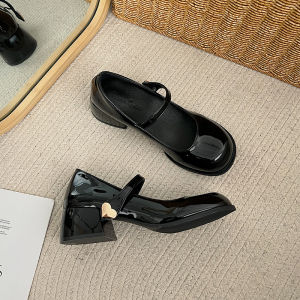 Red French Vintage Mary Jane Single Shoes Womens High Heels Spring New Style Chunky Heel JK Small Leather Shoes Fashionable Casual Pumps