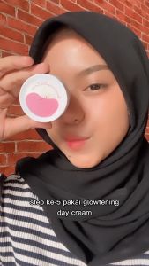 Krim Pencerah Wajah Glow Day dengan SPF 50 - BPOM Approved