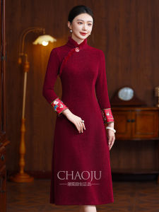 ชุดกี่เพ้าสีแดง ชุดแต่งงานแบบจีนใหม่ ชุดกระโปรงยาวปานกลาง ชุดฤดูใบไม้ร่วงสำหรับคุณย่า ชุดราตรีคอวีแขนยาว