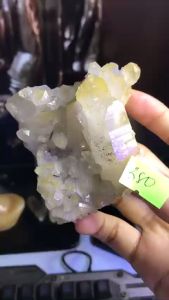 Đá thạch anh màu vàng hốc trứng tự nhien Citrine mã 380