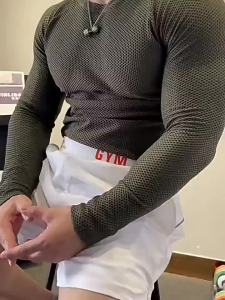 Moisture-wicking Mesh Breathable Fitness T-Shirt