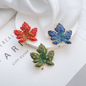 Trendy Metal Maple Leaf Brooches for Women Men Crystal Plant Brooch Elegant Party Decoration Accessory Clothing Jewelry Gift