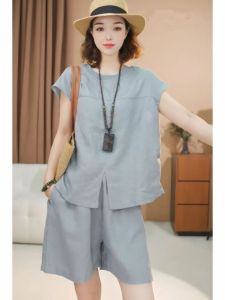 ชุดสองชิ้นฤดูร้อนปี 2025 สำหรับผู้หญิง ชุดกางเกงขาสั้นหลวมๆ แขนสั้น คอตั้ง ทรงหลวม ลำลอง ระบายอากาศได้ดี โพลีเอสเตอร์