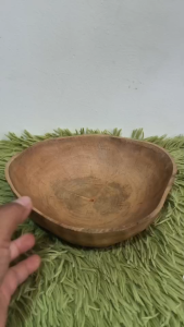 จาน ชาม ภาชนะจากไม้แท้ รูปร่างตามหน้าไม้ อบแห้ง และทำสีธรรมชาติ สวยงาม เรียบง่าย