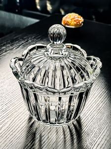 กล่องเก็บของแบบใสคริสตัลใหม่ปี 2025 ชามผลไม้ขนาดเล็กพร้อมฝาปิด เครื่องประดับตกแต่งโต๊ะอาหารระดับไฮเอนด์