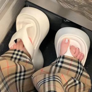 White Thick Heel Sandals Women Summer Outdoor Wear Anti-Slip Beach Fashion Heightening Soft Bottom Flip Flops New Model