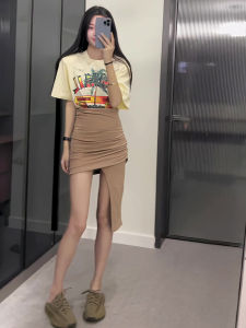 กระโปรงสั้นทรงเอเอวสูงสไตล์เกาหลีสำหรับผู้หญิงในช่วงฤดูร้อนปี 2025 ทรงเข้ารูป ทรงไม่สมมาตร ทรงลำลอง สไตล์ใหม่ กระโปรงสั้น