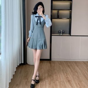 แฟชั่นเสื้อแขนยาวผู้หญิง 2025 ใหม่อารมณ์โบว์ชุดการออกแบบความรู้สึกแขนฟองจับคู่สีกระโปรงจีบสองชิ้นปลอม