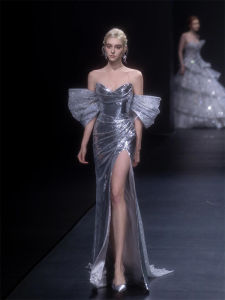 ชุดราตรีสีเงินประดับเลื่อม ไหล่เดียว กระโปรงหางปลา ชุดราตรีหรูหรา ชุดเจ้าหญิง ชุดราตรีสำหรับผู้หญิง ชุดราตรีสุดหรู