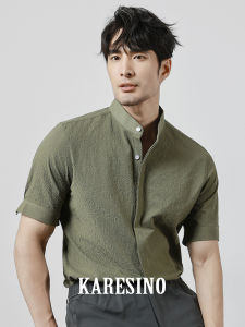 เสื้อเชิ้ตผู้ชายคอตั้งแขนสั้นผ้าโพลีเอสเตอร์ระบายอากาศแบบใหม่สำหรับฤดูร้อน ผ้าโปร่ง ลายสีพื้น สวมใส่สบาย เสื้อเชิ้ตผู้ชาย