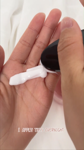 [ FDA ] BUY 1 TAKE 1  Peach Whitening Shower Gel Deeply Moisturizing Cleanser for Soft & Glowing Skin 300ML + Sakura  NIACINAMIDE  Body Lotion Whitening and Removing Acne and Dull Skin for Face & Body SPF90++  Skin Set