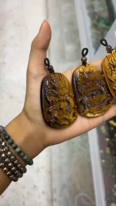 จี้แกะสลัก เสือ หินไทเกอร์อาย ไซส์2.5*3.6 เซน