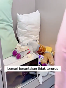 EFHL0766 Storage Box Lipat Serbaguna Motif Bunga Box Penyimpanan Selimut Bedcover dan Baju Ukuran 140L 180L
