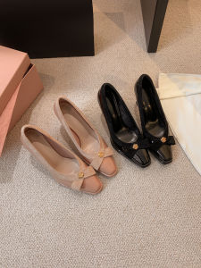 Elegant Bow Tie Camellia Beige Versatile Pumps