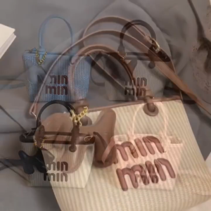 [BISA COD] 3033 Free Gantungan Tas Selempang Wanita  Fashion Tas Bahu Wanita Terkniian & Cantik