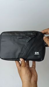 DWANMIS | Hand Bag Pria LOGO Merk DM PREMIUM | Clutch Pria Waterproof Resleting Jaket | Handbag Pria Anti Air