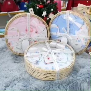 BP0014 ชุดของขวัญ เสื้อผ้าสำหรับเด็ก ตะกร้าของขวัญเด็กแรกเกิด 8 ชิ้น กิ๊ฟเซตเยี่ยมคลอด ของฝากให้กับคุณพ่อ คุณแม่