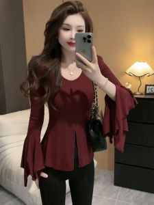 Áo Thun Nữ Tay Dài Cổ Chữ V Màu Trơn Dáng Ôm Mùa Thu 2025 Phong Cách Mới Thường Ngày Tay Loe Cạp Cao Cổ Chữ V Tay Dài