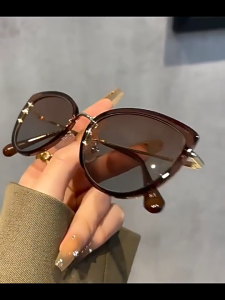 Kacamata hitam wanita mata kucing kelas atas retro Anti UV