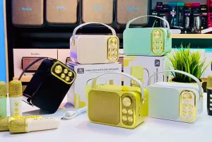 Karaoke Speaker set ktv Cute Wireless 2 mic Nirkabel Portabel Speaker Bluetooth Akustik Karaoke Luar Ruangan