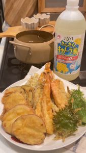 [10 ขวด] อายิโนะโมะโต๊ะ ซาระซาระ น้ำมันคาโนล่า ชนิดขวด 1 ลิตร