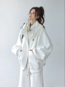 CHANT2nd | Loose Fitting Hooded Sweatshirt and Sweatpants Set