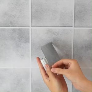 ที่หนีบไม้กวาดติดผนัง หรือที่หนีบไม้ถูติดผนัง หรือที่แขวนไม้กวาด หรือที่แขวนไม้ถู หรือที่หนีบ หรือที่แขวน หรือที่เก็บไม้กวาด หรือที่เก็บไม้ถู หรือที่เก็บอุปกรณ์