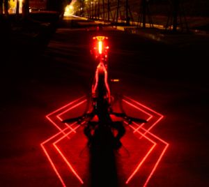 จักรยานแอลอีดีเลเซอร์แบบชาร์จไฟได้ USB ไฟท้ายจักรยานไฟเตือนความปลอดภัยด้านหลัง