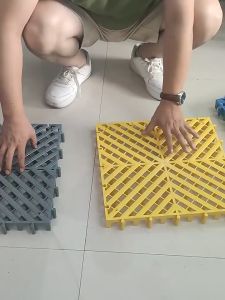 (HCM) Tấm Lót Sàn Nhựa PP 40*40*2cm Chịu Lực Dành Cho Gara Tiệm Rửa Xe Tiệm Sửa Xe Trung Tâm Chăm Sóc Xe Chuyên Nghiệp