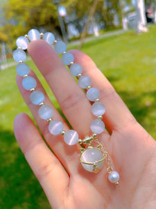 สร้อยข้อมือคริสตัลตาแมว ดีไซน์เก๋ไก๋ ของขวัญวันเกิดสำหรับเพื่อนรัก สร้อยข้อมือคริสตัลแมว สร้อยข้อมือแฟชั่นสำหรับผู้หญิง