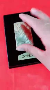 Mô Hình Sưu Tầm Z.R Họa Tiết Hoa Văn Kẻ Xéo Mẫu Mới ( Có Hộp)