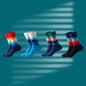 ถุงเท้าข้อยาว ถุงเท้าบาสเก็ตบอล ผ้าฝ้ายกันลื่น ใสได้ทั้งผู้หญิงผู้ชายBritish Style Socks Color Diamond Plaid Socks Couple Socks