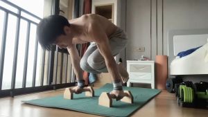 1 Pair Push Ups Stands Portable Parallel Dip Bars Gymnastic Equalizer Parallettes Wooden Anti Slip and Silent Fitness Parallel Rod Fitness Bars Sport Gym Stable Easy To Carry