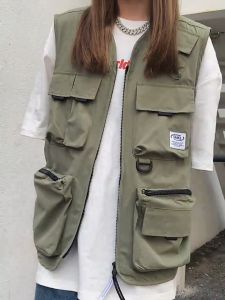 LIVE GREAT |  เอาท์เล็ตเสื้อกั๊กผู้ชายแบบมีกระเป๋าหลายฟังก์ชั่นด้านนอกเหมือนกันหมดเสื้อกั๊กฮิปฮอปแบรนด์น้ำขึ้นน้ำลง