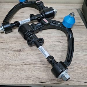 SAYAP KAPAK KIRI KANAN TOYOTA HIACE COMUNTER 1SET