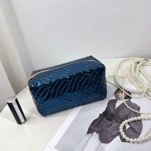 Export Fancy Accessible Luxury Glossy Quilted Quilted Cosmetic Bag Hand-Held Portable Travel Cosmetics Bag Small Size Wash Bag