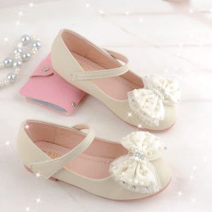 Princess Style Soft Bottom Childrens Shoes Spring Autumn Season Bean Bean Baby Girl Shoes Cute Design Kids Leather Footwear