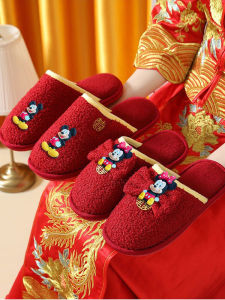 รองเท้าแตะผ้าฝ้ายหนาสำหรับงานแต่งงานสีแดง รองเท้าแตะผ้าขนหนาสำหรับในบ้านใหม่สำหรับฤดูใบไม้ร่วงและฤดูหนาว